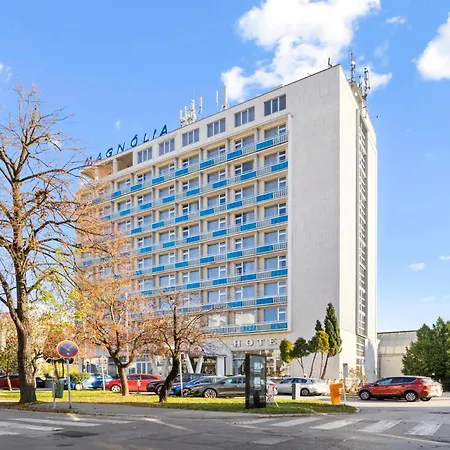 Puma V Centre Piestan * 피에슈타니