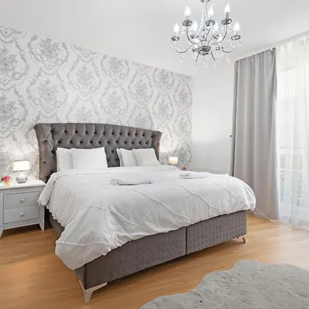 Puma V Centre Piestan 皮耶什佳尼