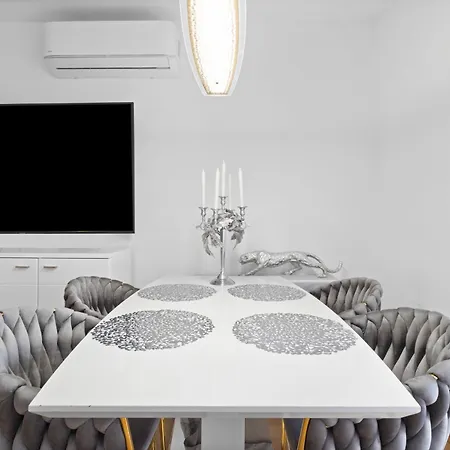 Puma V Centre Piestan * 피에슈타니