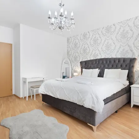 Puma V Centre Piestan Apartmán