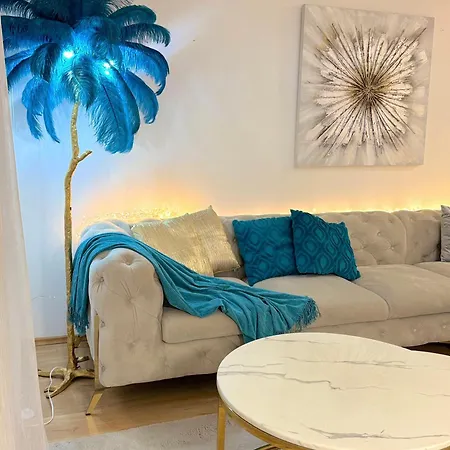 Puma V Centre Piestan 公寓 *